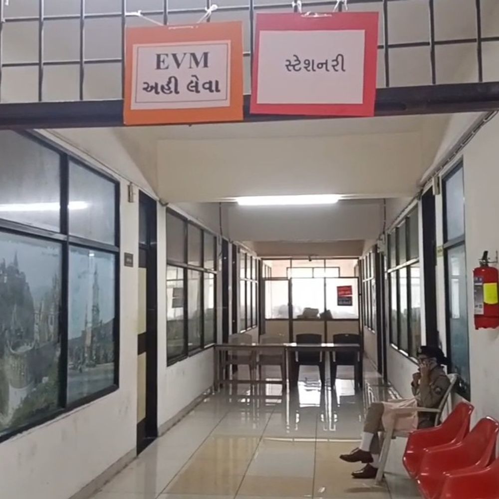 આવતીકાલે મનપા વોર્ડ 3 પેટાચૂંટણીનું મતદાન:​જૂનાગઢ વોર્ડ નંબર 3 ની ખાલી બેઠક પર આવતીકાલે સવારે 7 થી સાંજે 6 વાગ્યા સુધી યોજાશે મતદાન; 13,919 મતદારો નોંધાવશે પોતાનો મત