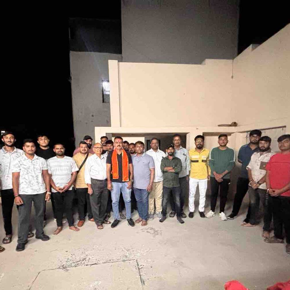 જામનગરમાં હિન્દુ સેનાની સમીક્ષા બેઠક યોજાઈ:શહેર ટીમને 4 ભાગમાં વિભાજિત કરાઈ