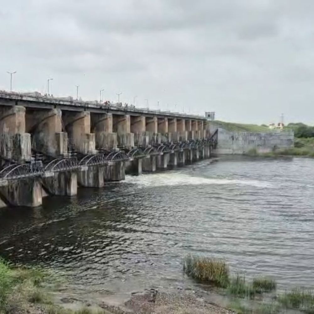 ડેમી-2 ડેમમાંથી 514 ક્યુસેક પાણી નદીમાં છોડાયું:ટંકારાના ચેકડેમો ભરવા 1 દરવાજો 1 ફૂટ ખોલ્યો, ખેડૂતો સિંચાઈમાં થશે લાભ