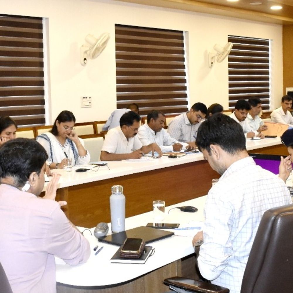 આણંદમાં બે દિવસ અતિભારે વરસાદની આગાહીથી રેડ એલર્ટ:કલેક્ટરે યોજી આપત્તિ વ્યવસ્થાપન બેઠક, નીચાણવાળા વિસ્તારોમાંથી ત્વરિત સ્થળાંતર શરૂ કરવા આદેશ, SDRF, NDRFની ટુકડીઓ તૈનાત