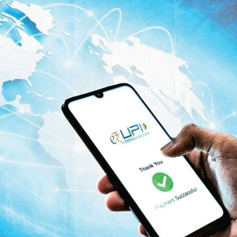 વિદેશ પ્રવાસમાં UPI પેમેન્ટ: જાણો કયા ૧૦ દેશોમાં હવે ભારતીયો કરી શકશે ચૂકવણી