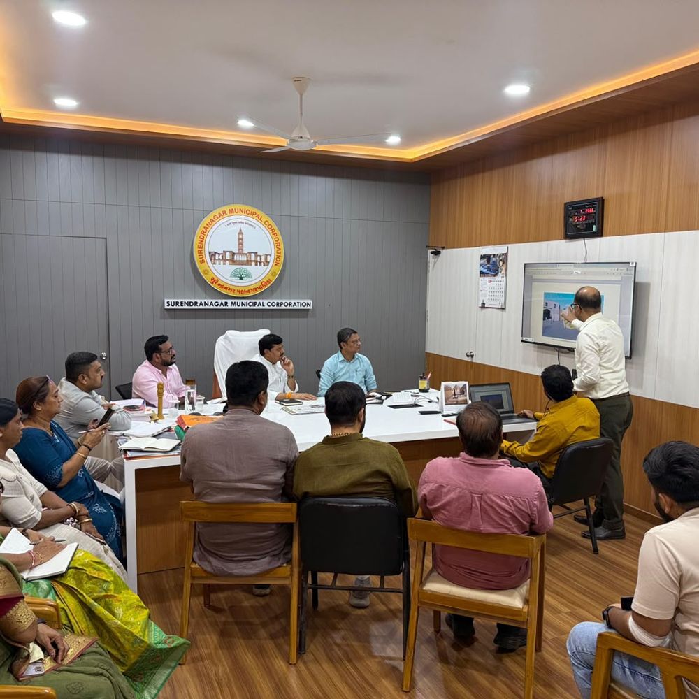 સુરેન્દ્રનગર મહાનગરપાલિકામાં વિકાસ કામોની સમીક્ષા