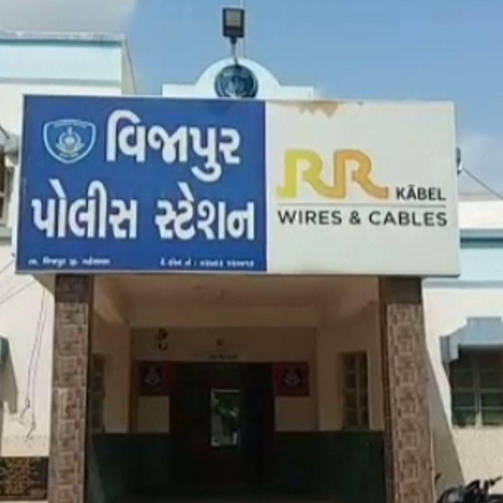વિજાપુરના તબીબના ઘરમાં તસ્કરો ત્રાટક્યા:કબાટ તોડ્યા વગર 21 લાખની કિંમતની 10 કિલો ચાંદીની ચોરી
