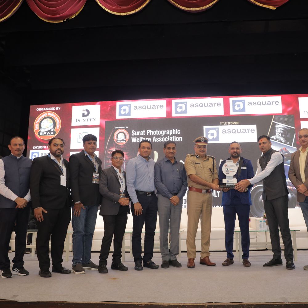 સુરતમાં ફોટો-વિડિયો એક્ઝિબિશન સીઝન–3 યોજાયું:ફોટોગ્રાફી-વિડિયોગ્રાફી ક્ષેત્રના વિકાસ માટે એસોસિયેશને સફળતાપૂર્વક આયોજન કર્યું