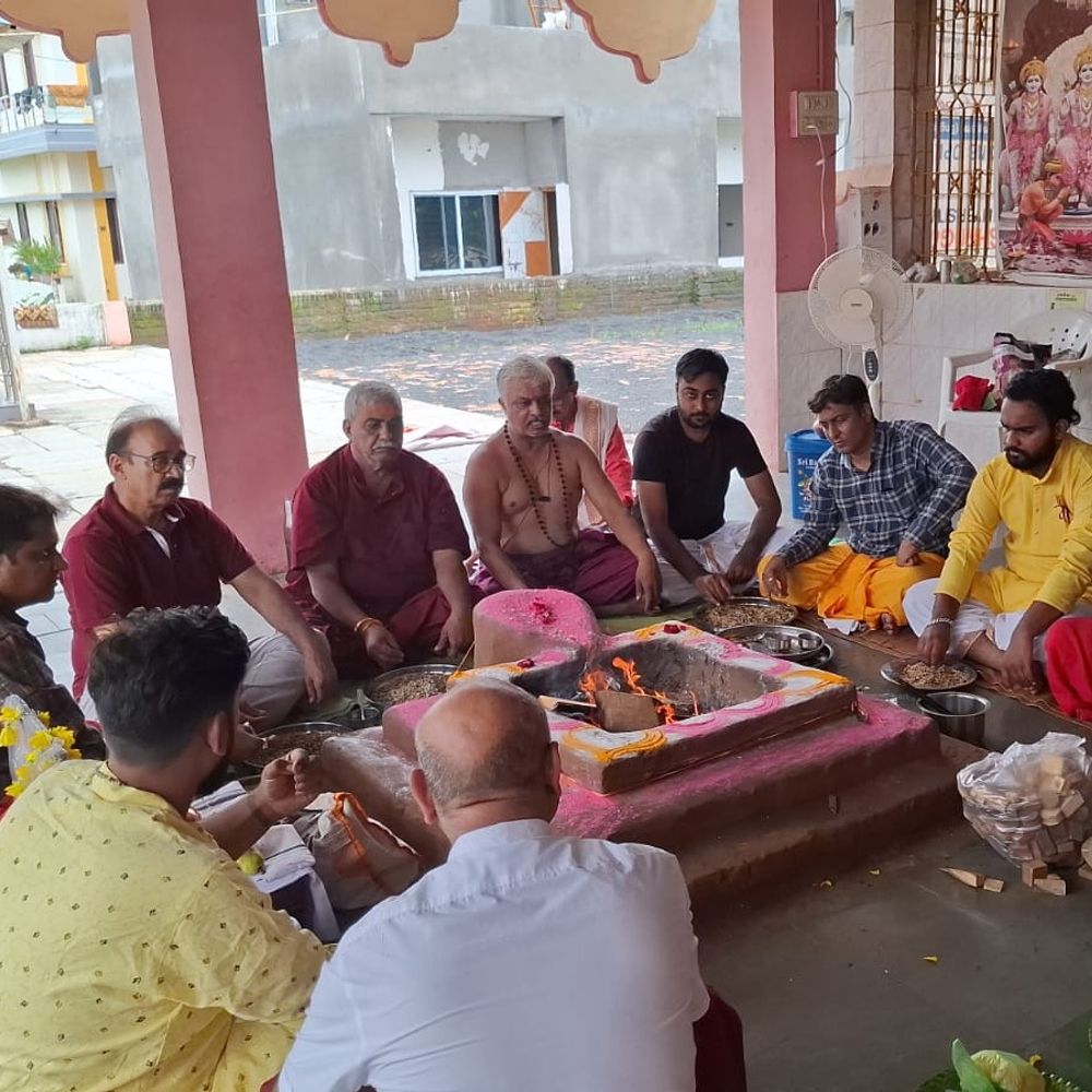 ગોધરાના ગણેશ મંદિરે સંકટહર ચતુર્થી પર યજ્ઞ:હજારો ભક્તોએ દર્શન કરી મહાપ્રસાદનો લાભ લીધો