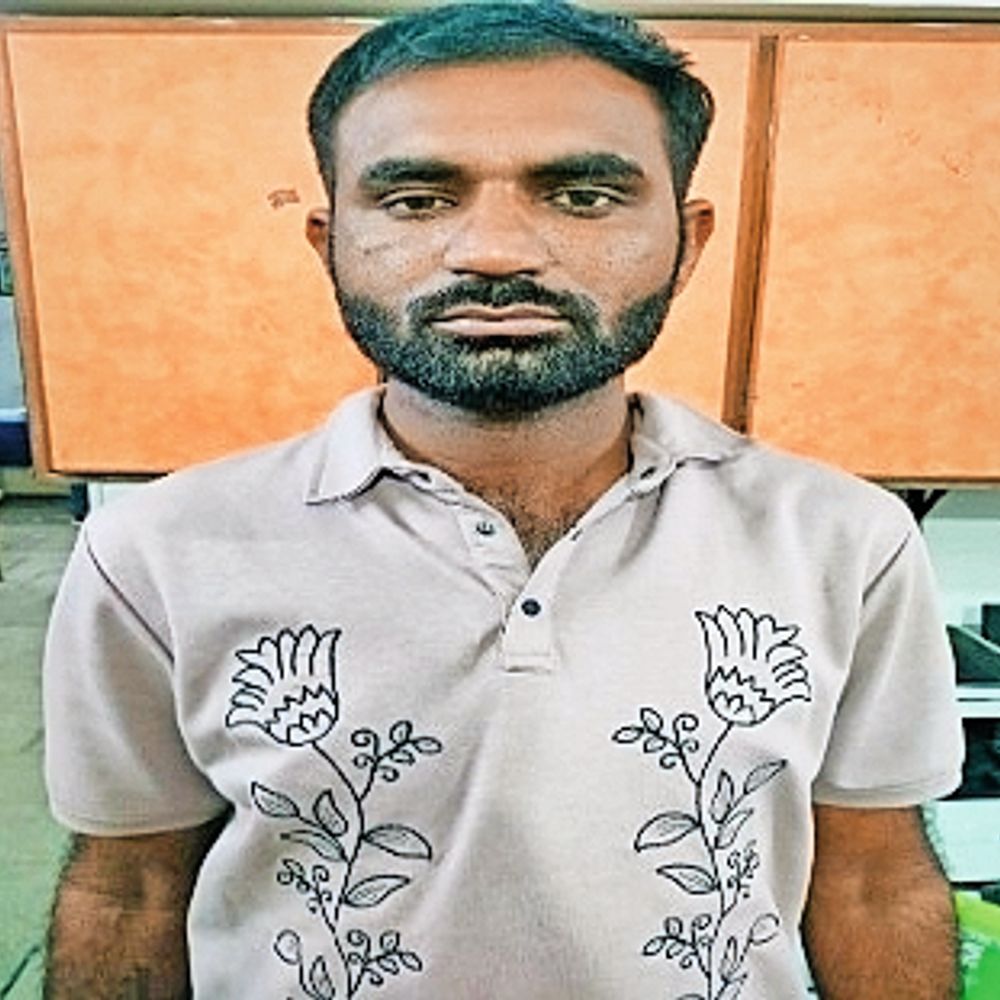 લખતર પોલીસ દ્વારા દારૂના ગુનામાં ફરાર આરોપી બનાસકાંઠાના વડગામથી ઝડપાયો