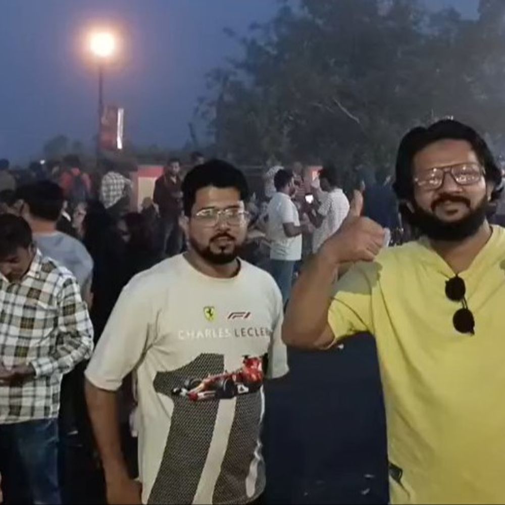 માઉન્ટ આબુ સોળે કળાએ ખીલી ઊઠ્યો:લીલીછમ ચાદર અને ધુમ્મસની સુંદરતા વચ્ચે પ્રવાસીઓનો ધસારો