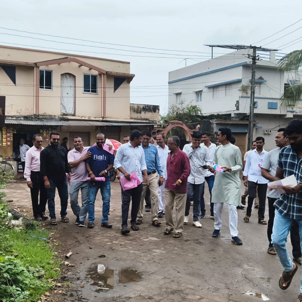 વેરાવળ કોળી સમાજનું ઘરે-ઘરે જઈ આમંત્રણ:ડિજિટલ યુગમાં પણ વોટ્સએપ નહીં પરંતુ રૂબરૂ મુલાકાતને પ્રાધાન્ય, વિદ્યાર્થી સન્માન માટે 30 ગામોમાં 'ઉત્સવયાત્રા'