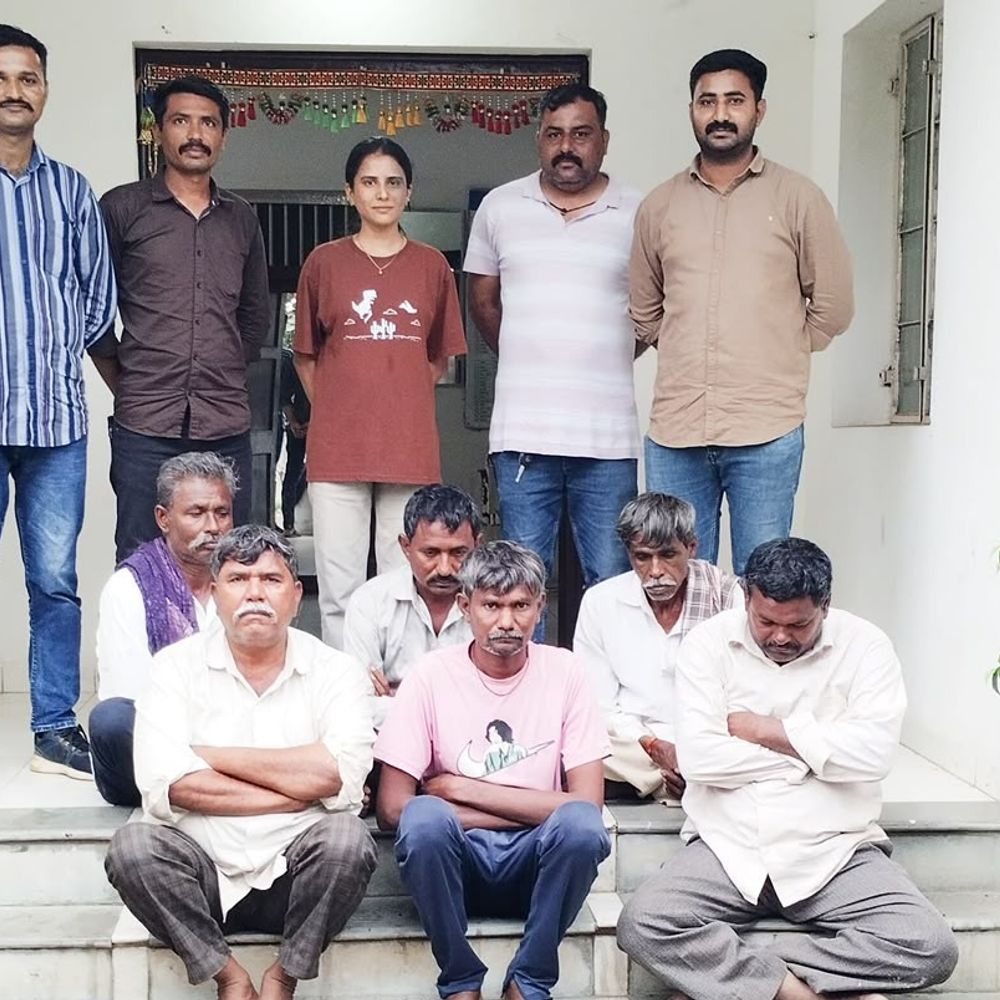 સાયલા પોલીસે છ જુગારીઓને ઝડપ્યા:કેસરપર ગામમાં જુગારધામ પર પોલીસનો દરોડો, રૂ. 38,420નો મુદ્દામાલ જપ્ત કર્યો