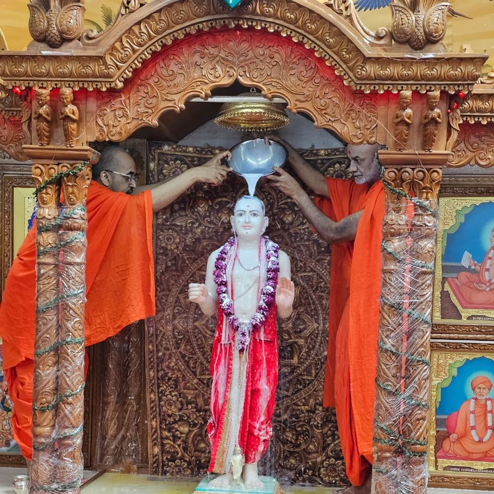 ભાસ્કર વિશેષ‎:મંદિરોથી સંસ્કાર- સંસ્કૃતિ- સત્સંગનું જતન થાય છે