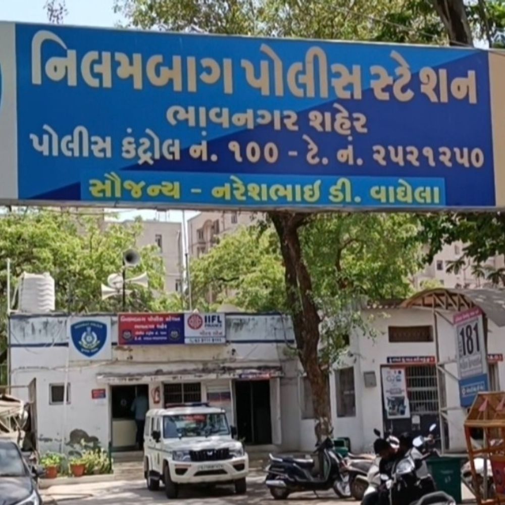 'હવે પછી રૂપિયા માંગવા આવીશ તો જાનથી મારી નાખીશ':જોગસપાર્ક પાસે મજૂરીના રૂ.600 માગતા ત્રિકમથી હુમલો, સામસામે ફરિયાદ નોંધાઈ