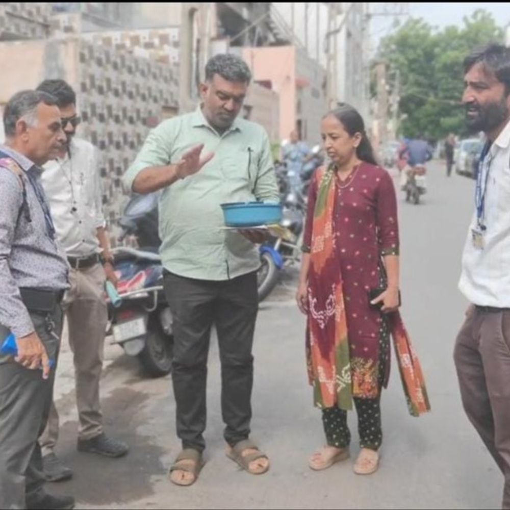 મચ્છરજન્ય રોગચાળો અટકાવવા તંત્ર એક્શનમાં:રાજકોટમાં મનપાનાં આરોગ્ય વિભાગની 162 ટીમોનું મહાઅભિયાન, આજથી 31 ઓગસ્ટ સુધી ઘરે-ઘરે તપાસ કરી મચ્છરોનાં ઉત્પત્તિ સ્થાનોનો નાશ કરાશે