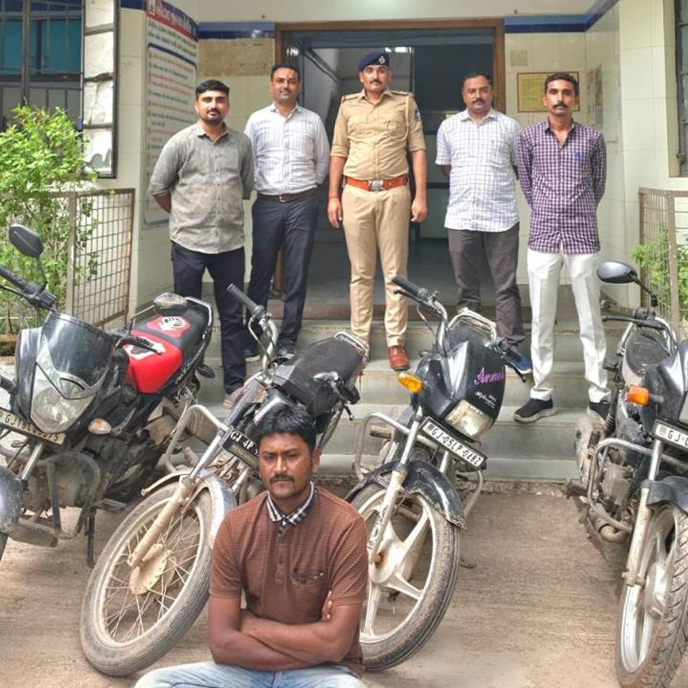 ગઢડા પોલીસે રીઢા વાહનચોરને ઝડપ્યો:4 ચોરીની મોટરસાયકલ, રૂ. 75 હજારનો મુદ્દામાલ જપ્ત