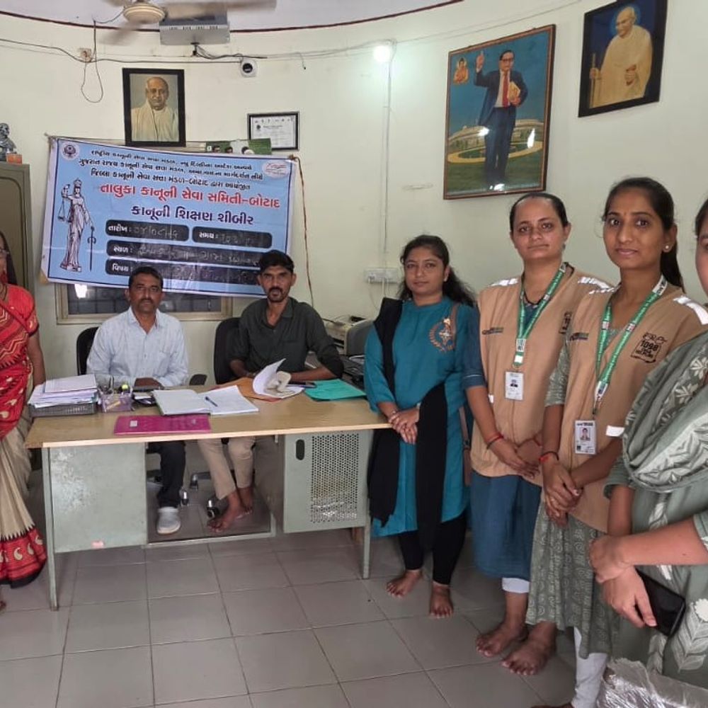 બોટાદના સમઢીયાળામાં કાનૂની જાગૃતિ શિબિર યોજાઈ:તાલુકા કાનૂની સેવા સત્તા મંડળ અને ચાઈલ્ડ હેલ્પલાઇન દ્વારા આયોજન