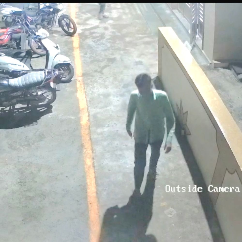 કંથારીયામાં મસ્જિદ બહારથી બાઈક ચોરી:CCTV ફૂટેજના આધારે ગ્રામજનોએ આરોપીને પકડીને પોલીસને સોંપ્યો
