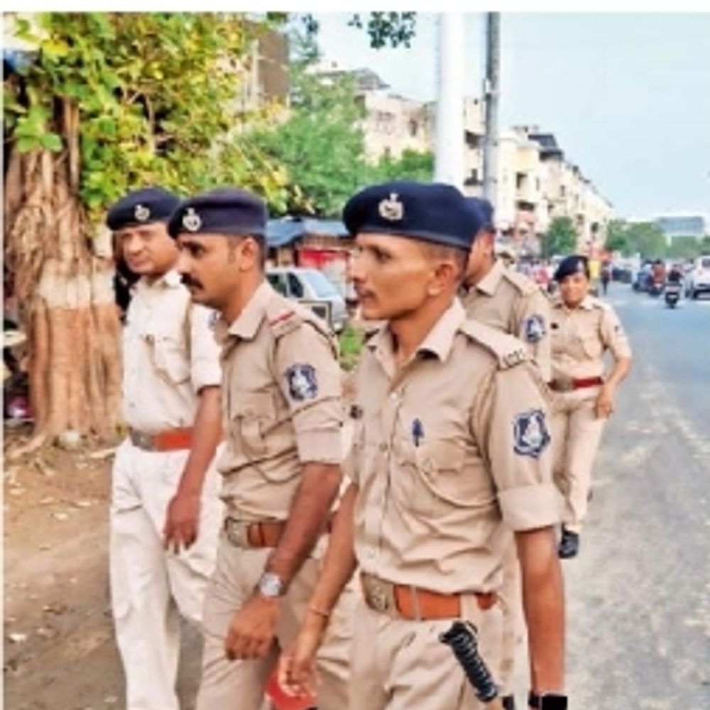 15મી ઓગસ્ટ અને તહેવારો પહેલા DCP એક્શનમાં: લક્ષ્મીપુરા-સયાજીગંજમાં મોડી રાત સુધી પોલીસનું કોમ્બિંગ