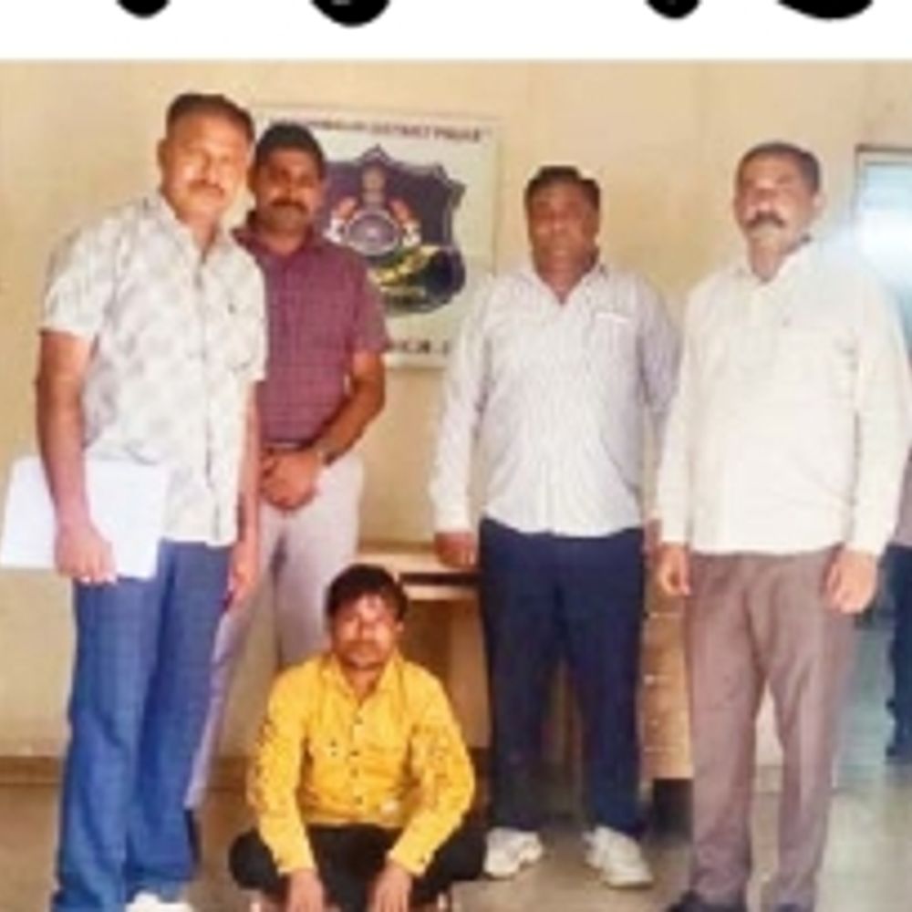 પોતાના ઘરે પાનસર આવતા પોલીસે દબોચ્યો:પોક્સો કેસમાં 20 વર્ષની સજા પામેલો પેરોલ જમ્પ કેદી ઝડપાયો