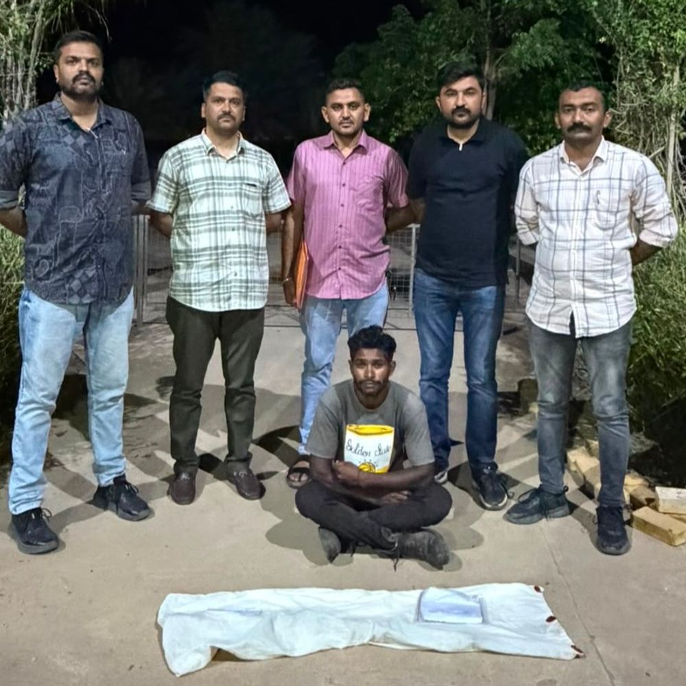 હરિપરનો શખ્સ ગેરકાયદે દેશી બંદૂક સાથે ઝડપાયો:SOG પશ્ચિમ કચ્છે ધુનારાજા ડેમ નજીકથી પકડ્યો