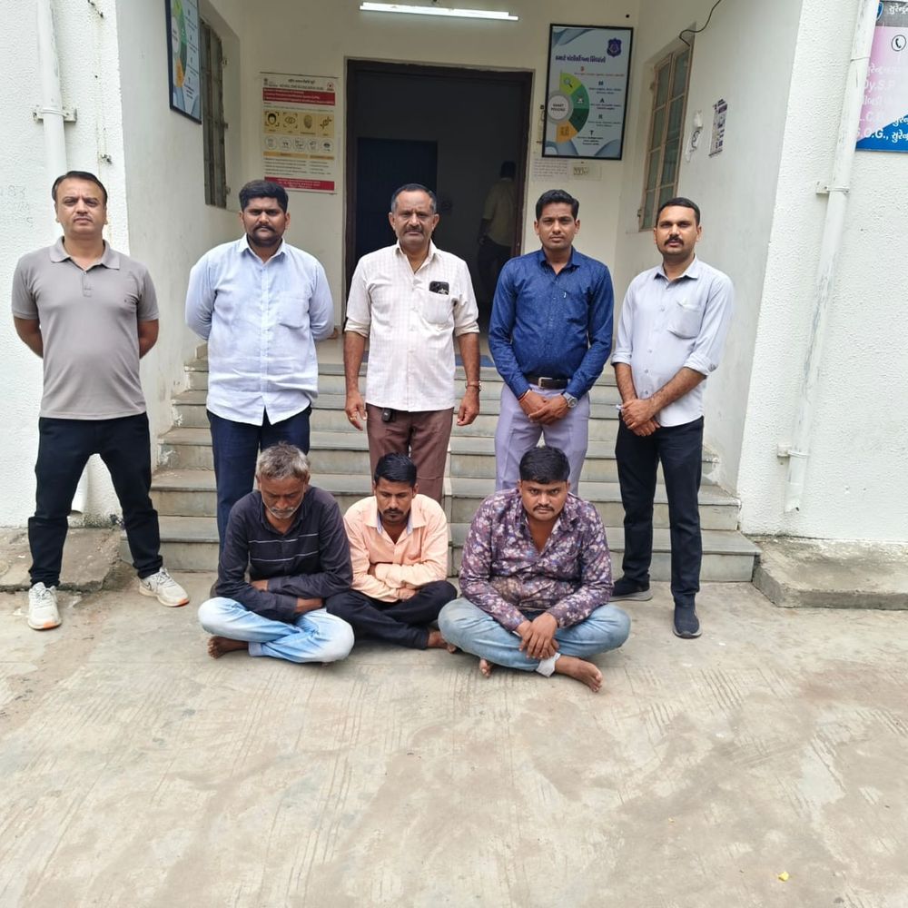 લીંબડીમાં લોખંડ ચોરીના ત્રણ આરોપી ઝડપાયા:ચોરણીયા ગામની સીમમાંથી ₹1.31 લાખનો મુદ્દામાલ જપ્ત