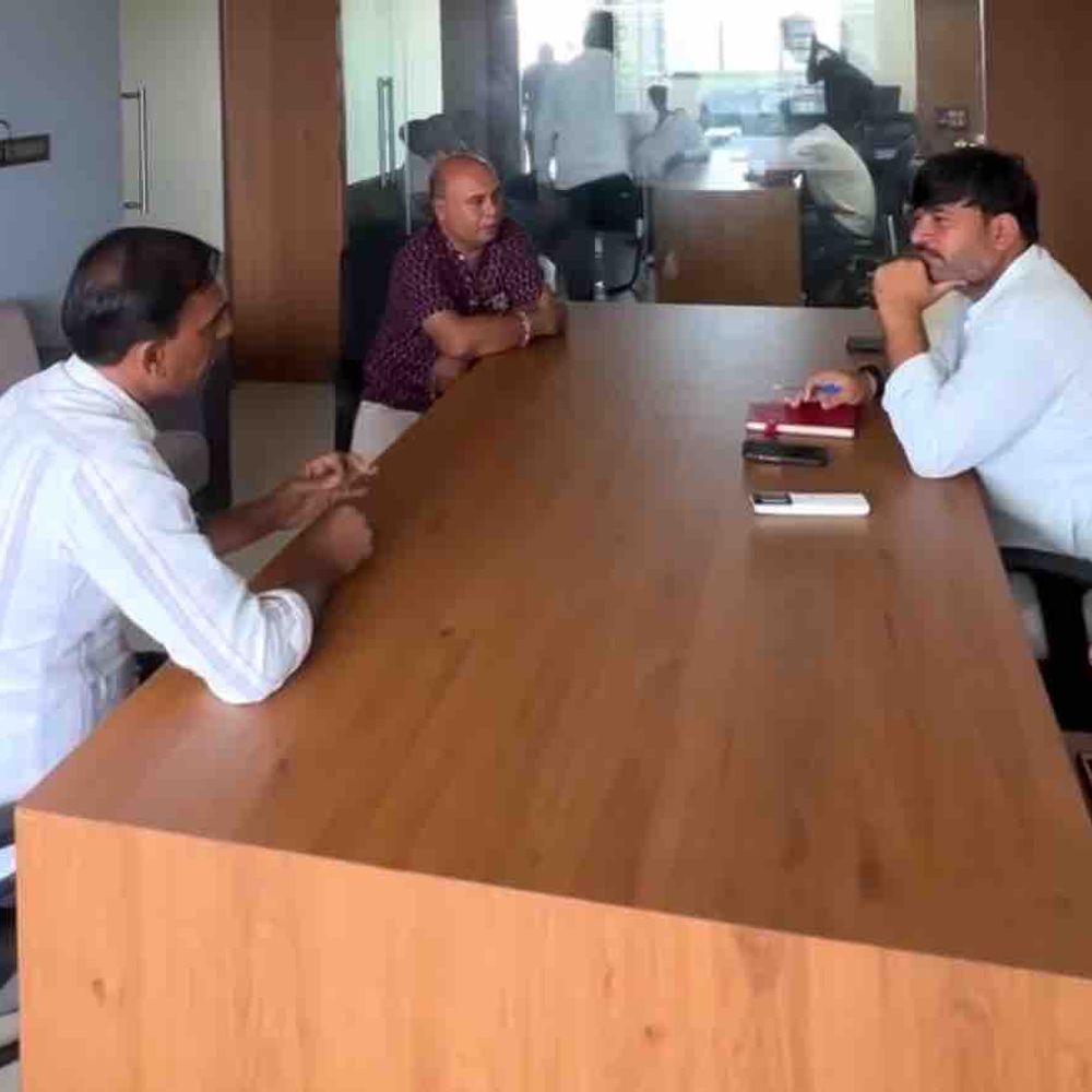 લાલપુરમાં ધારાસભ્ય હેમંત ખવાએ જનસંપર્ક કર્યો:નાગરિકોના પ્રશ્નો સાંભળી નિરાકરણ માટે સૂચના આપી
