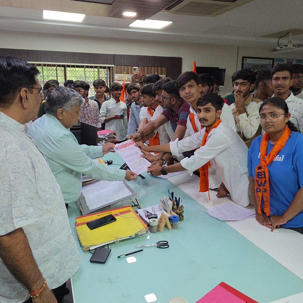 ABVPનું HNGUને 24 કલાકનું અલ્ટીમેટમ:પૂરક પરીક્ષા, પરિણામો અને ડિગ્રી ફોર્મ પ્રક્રિયા સુધારવા માંગ