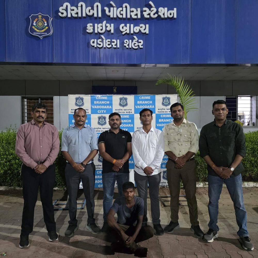 પોલીસ જાપ્તામાંથી ફિલ્મી સ્ટાઈલમાં ફરાર પોક્સોનો આરોપી ઝડપાયો:SSG હોસ્પિટલમાં ઈન્જેક્શન માટે હાથકડી ખોલતા મુઠ્ઠીવાળીને ભાગ્યો; ક્રાઇમ બ્રાન્ચના હાથે પકડાયો