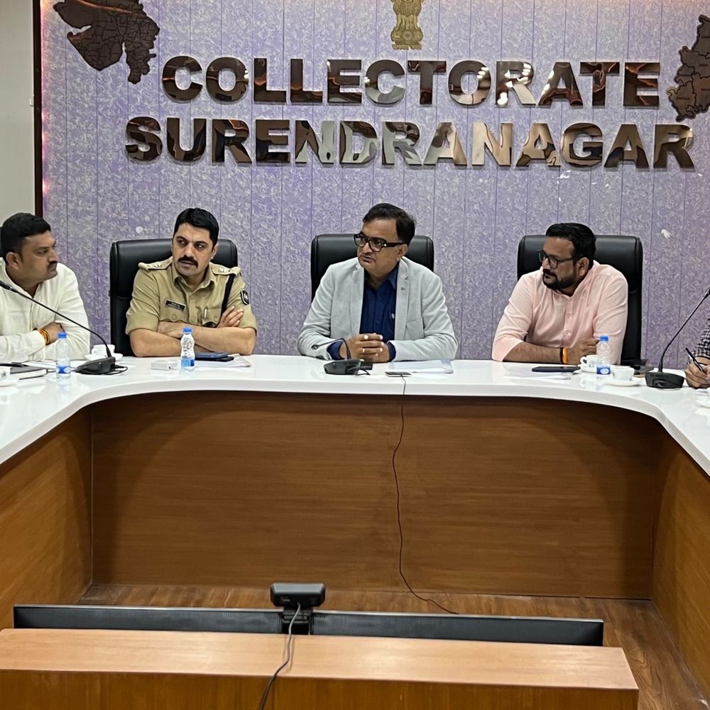 સુરેન્દ્રનગરમાં 'હર ઘર તિરંગા' અભિયાન માટે બેઠક યોજાઈ:જિલ્લા કલેક્ટર જી.એચ.સોલંકીના અધ્યક્ષસ્થાને સફળ આયોજનની ચર્ચા