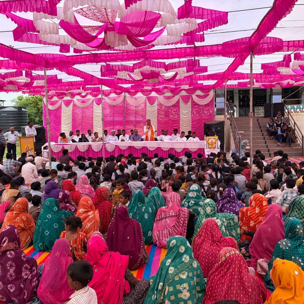 પાલનપુરના કેગોરા ગામમાં 35 વર્ષ બાદ પ્રાથમિક શાળા ફરી શરૂ