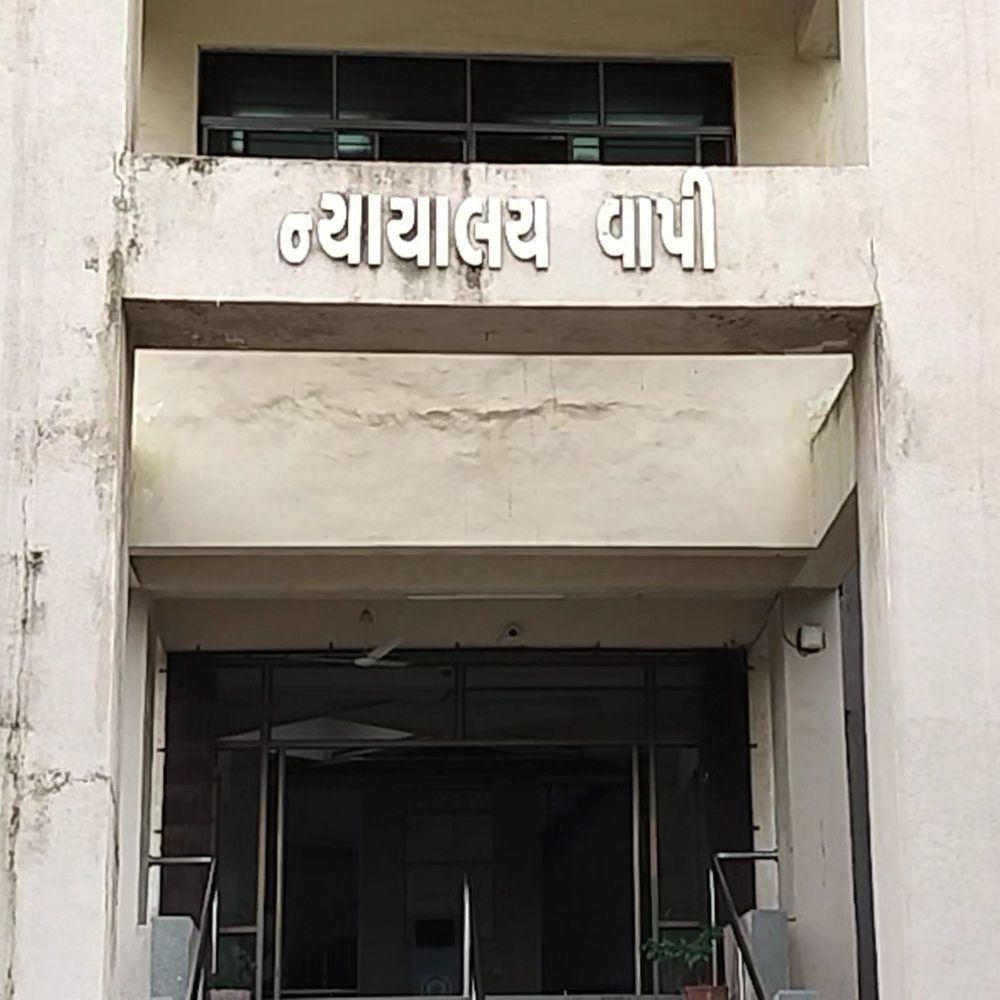 ડ્રગ્સ બનાવવાના રેકેટમાં મટીરિયલ સપ્લાયર નિલેશ પાંડેની જામીન અરજી નામંજૂર:વલસાડ NDPS કોર્ટે આરોપીની જામીન અરજી ફગાવી