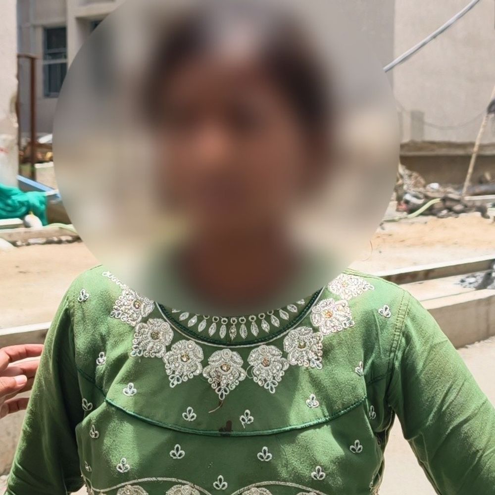 બિહારથી ભાગેલી સગીરા નવસારી પાસે ટ્રેનમાંથી પટકાઈ:મોબાઇલ મુદ્દે માતાના ઠપકા બાદ ભાગી, બેભાન હાલતમાં મળી