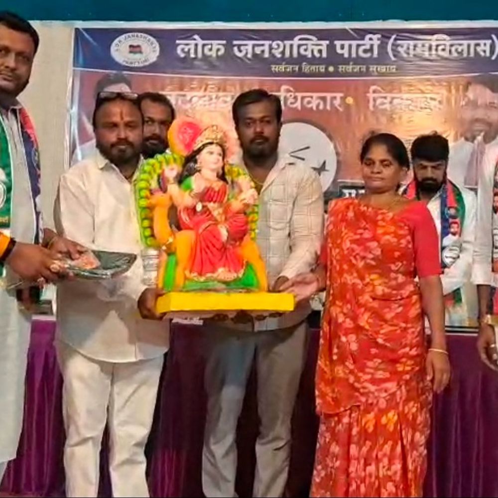 અમદાવાદમાં LJP રામવિલાસની પ્રદેશ કારોબારીની બેઠક યોજાશે:બેઠકમાં ચિરાગ પાસવાન પણ ખાસ હાજરી આપશે, વડોદરા આવેલા પ્રદેશ પ્રમુખે કહ્યું: ગુજરાતમાં ગઠબંધનમાં ટિકિટ મળશે તો ચૂંટણી લડીશું