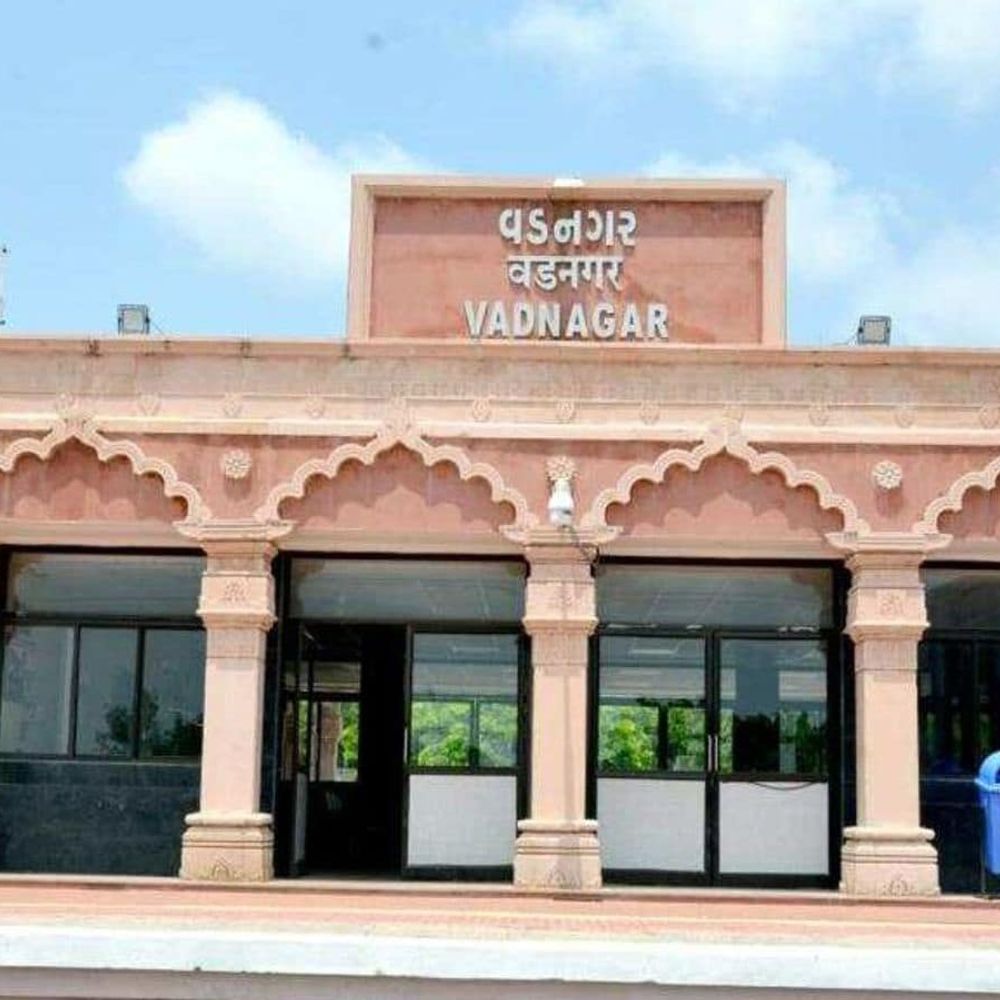 વડનગર-મહેસાણાને મુંબઈ માટે સીધી દૈનિક ટ્રેન મળશે:લોકશક્તિ વડનગર સુધી લંબાવવા રેલવે બોર્ડને દરખાસ્ત