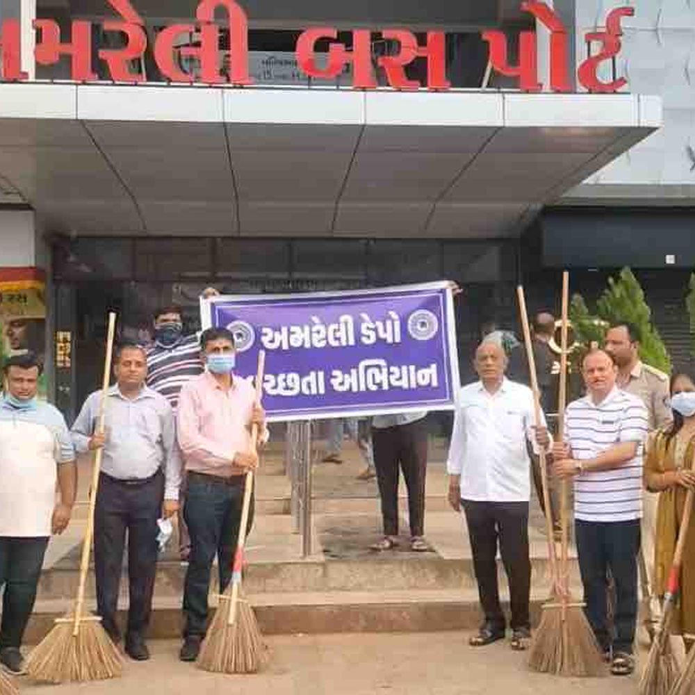 અમરેલીથી સોમનાથ નવી ST બસ સેવા શરૂ:સાંસદ ભરત સુતરિયાએ લીલી ઝંડી આપી પ્રારંભ કરાવ્યો