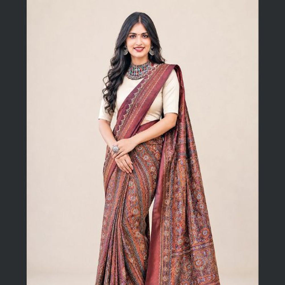 રોગન કલા: રંગોમાં ઝળહળતું કચ્છનું ગૌરવ અને તેની આગવી ઓળખ