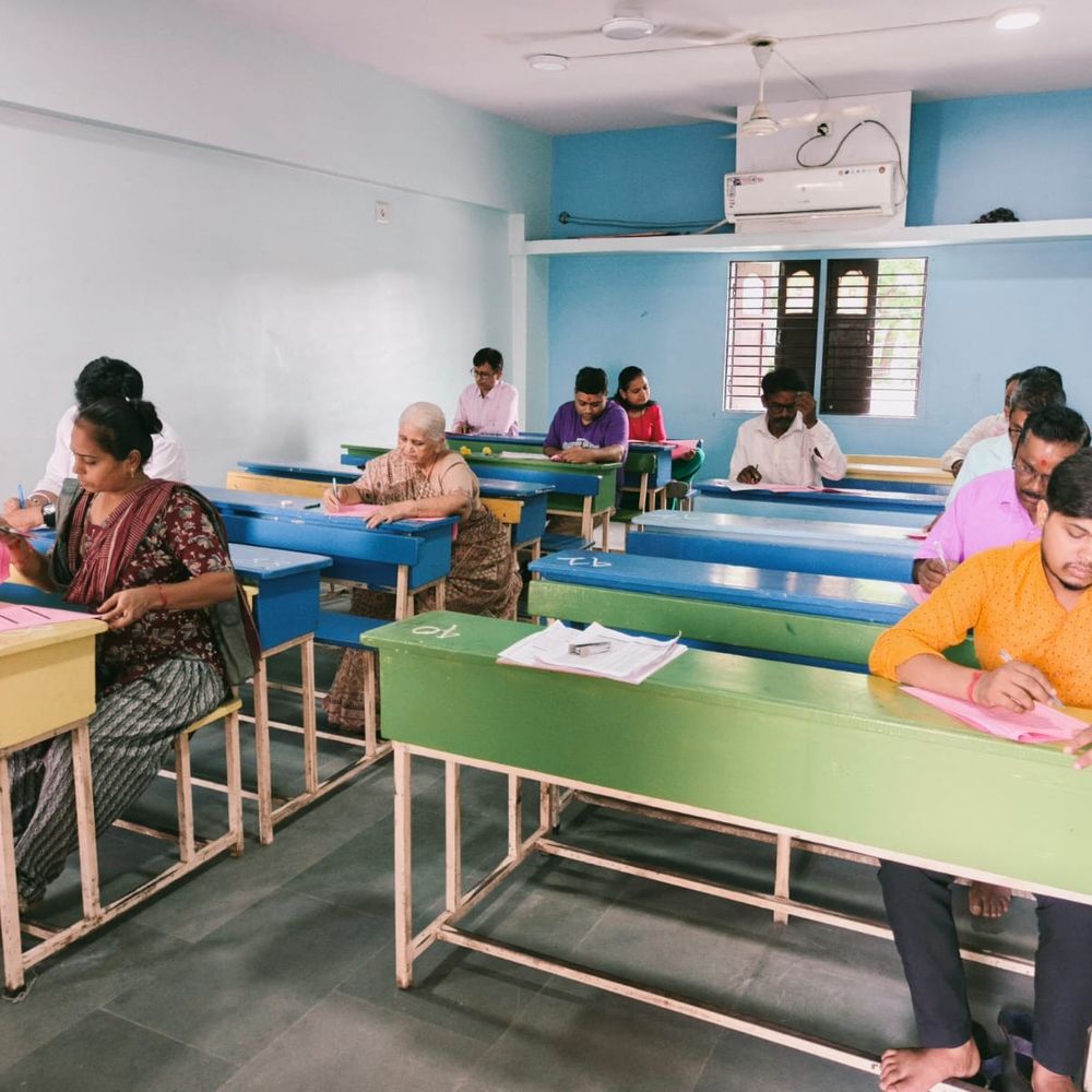 સ્વામિનારાયણ વડતાલ ગાદી દ્વારા સત્સંગ જ્ઞાન પરીક્ષા ભાગ-2 યોજાઈ:પાદરા સહિત વિશ્વભરમાં હરિભક્તોએ ઉત્સાહપૂર્વક આપી પરીક્ષા