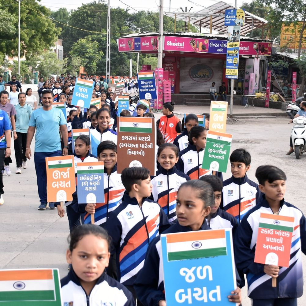 સ્વાતંત્રય પર્વ પૂર્વે વોકેથોન યોજાઈ:અમરેલીના વિદ્યાર્થીઓએ સિંગલ યુઝ પ્લાસ્ટિકનો ઊર્જા બચત અને સ્વચ્છતા અંગે લોકોને જાગૃત કર્યા