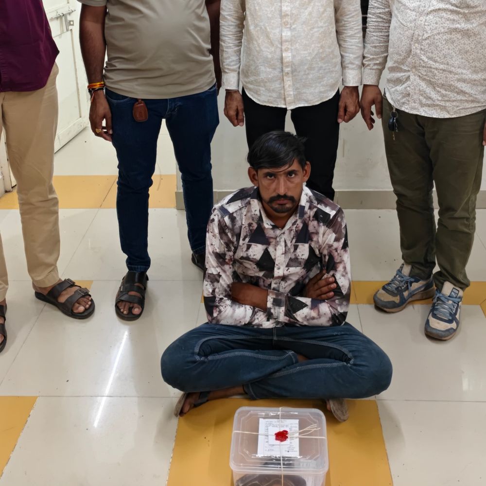 ચુડામાંથી ગેરકાયદેસર પિસ્ટલ સાથે એક શખ્સ ઝડપાયો:સુરેન્દ્રનગર SOGએ ચોર તળાવ પાસેથી આરોપીને પકડ્યો