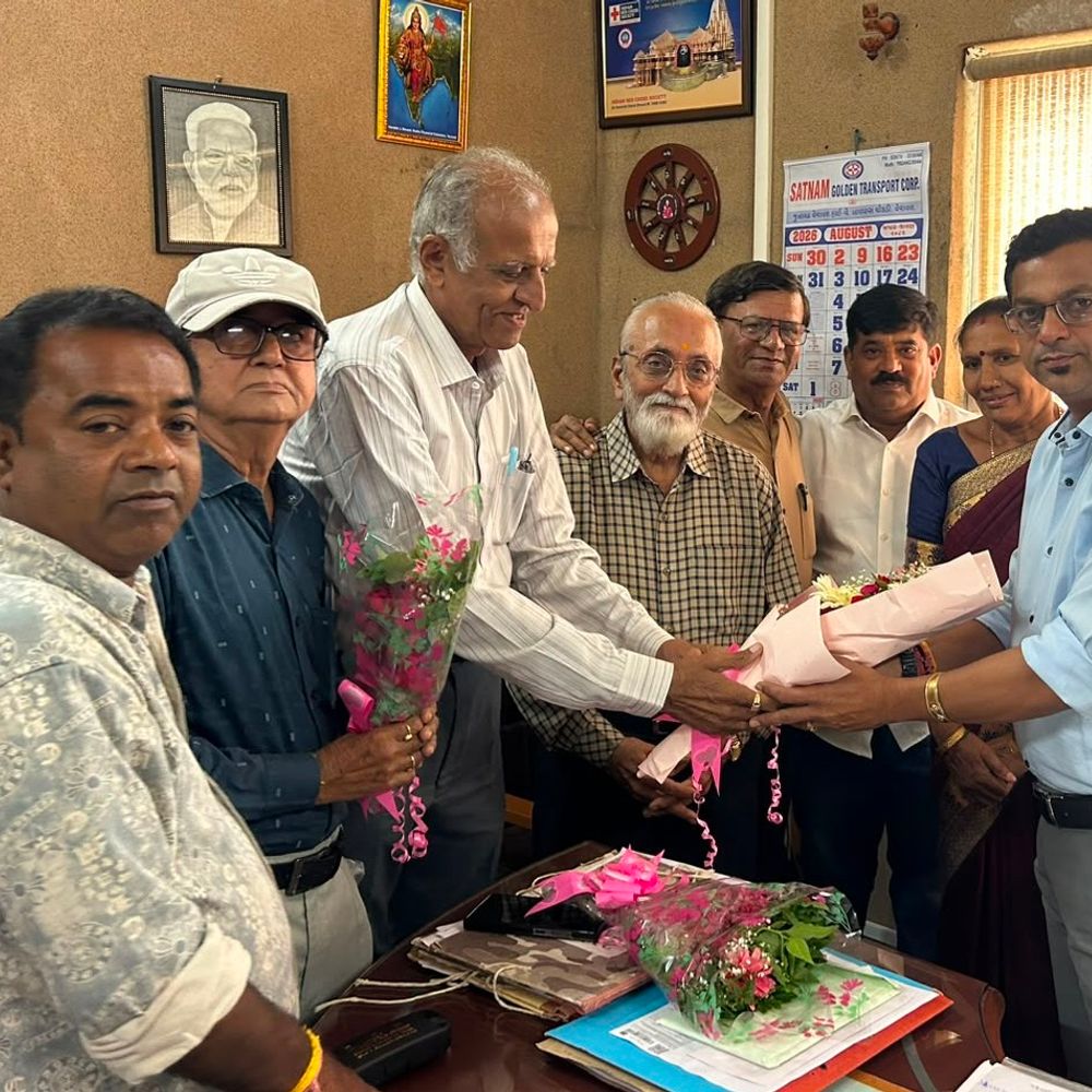 લોકજાગૃતિ મંચે વેરાવળ નગરપાલિકા પ્રમુખને રજૂઆત કરી:શહેરમાં આખલાના ત્રાસ, ગંદકી અને રોડના નામકરણ મુદ્દે કાયમી ઉકેલ માંગ્યો