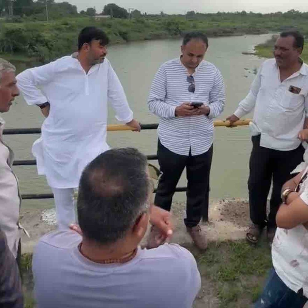 ધારાસભ્ય હેમંત ખવાએ ધ્રાફા ચેકડેમની મુલાકાત લીધી:તૂટેલા ડેમના રિપેરિંગ અને નવા નિર્માણ અંગે અધિકારીઓ સાથે ચર્ચા