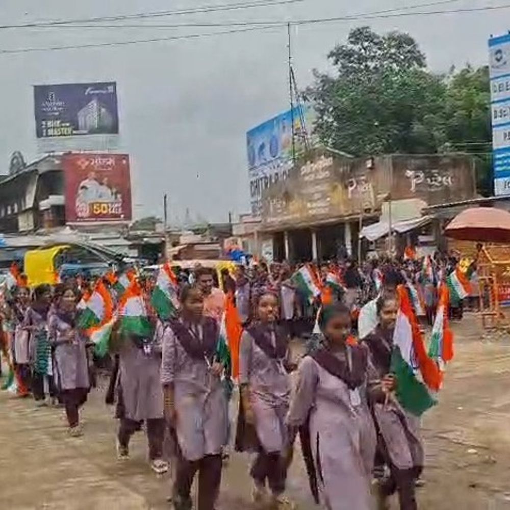 પ્રાંતિજમાં અવરઓન હાઇસ્કૂલ દ્વારા તિરંગા રેલી:વિદ્યાર્થીઓએ 'હર ઘર તિરંગા' અભિયાન અંતર્ગત ભાગ લીધો