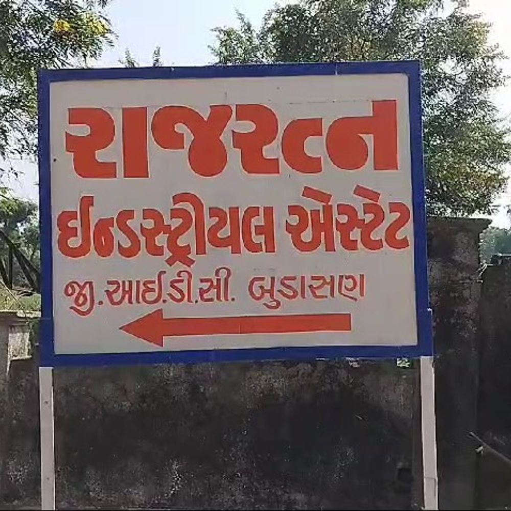 કડીની બુડાસણ GIDCમાં LCBના દરોડા:'અંબિકા માર્કેટીંગ' ફેક્ટરીમાંથી 1.24 કરોડનો અમાનક ઘી અને ભેળસેળયુક્ત તેલનો જથ્થો ઝડપાયો