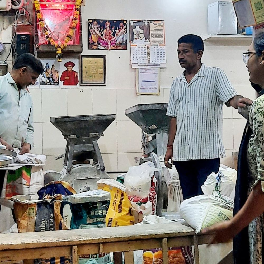 હવે અનાજ દળવાનું પણ મોંઘુ:રાજકોટની 700 ફ્લોર મિલમાં અનાજ દળવાના ભાવમાં કિલોએ રૂ.1 નો વધારો થતા ગૃહિણીઓનુ બજેટ ખોરવાશે