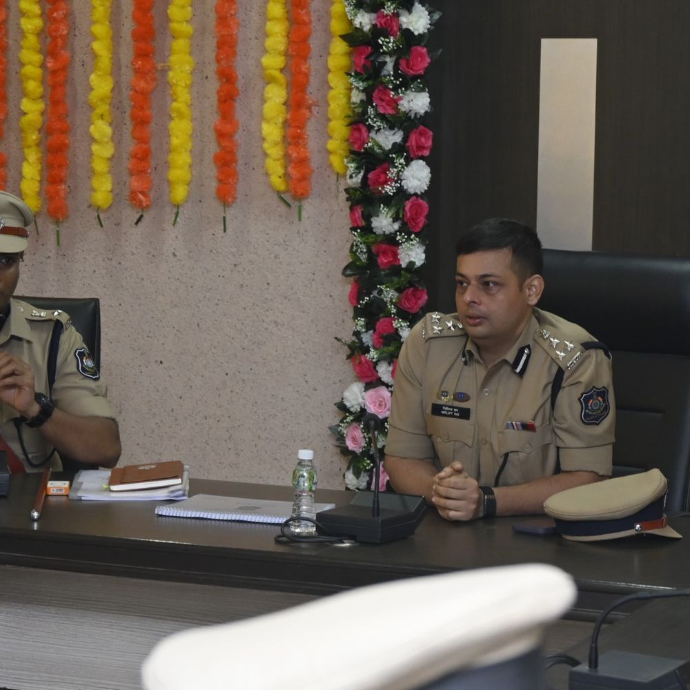 જામનગરમાં રેન્જ IG નિર્લિપ્ત રાયની વાર્ષિક નિરીક્ષણ મુલાકાત:SP કચેરી ખાતે ગાર્ડ ઓફ ઓનર સાથે સ્વાગત, ક્રાઈમ કોન્ફરન્સમાં કાયદો-વ્યવસ્થાની સમીક્ષા કરી