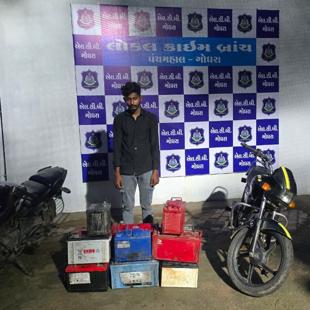 પંચમહાલ LCBએ 4 મોટરસાયકલ ચોરીનો ભેદ ઉકેલ્યો:ગોધરામાંથી 1.95 લાખના મુદ્દામાલ સાથે 2 આરોપી ઝડપાયા