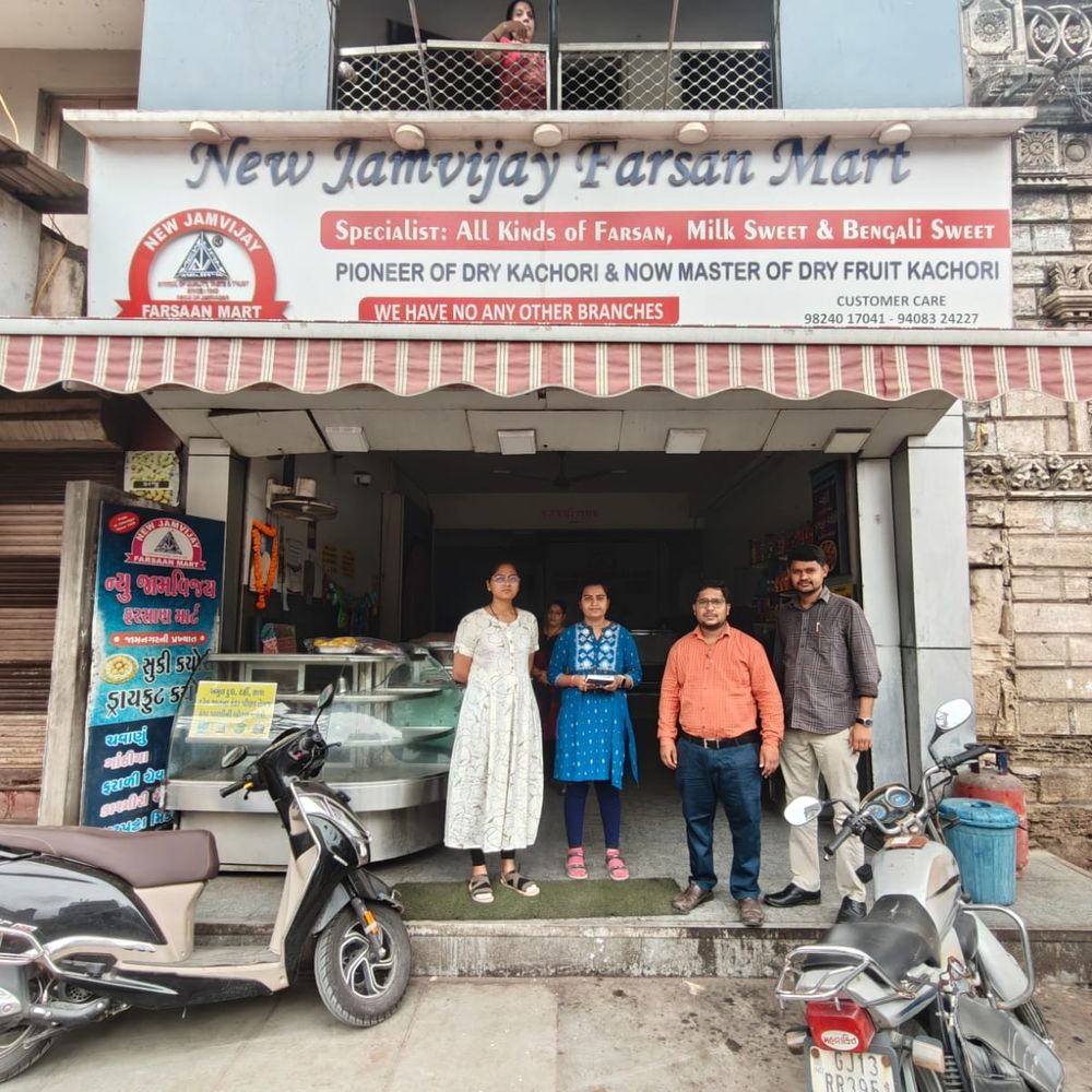શ્રાવણ માસ પહેલા જામનગરમાં મનપાની ફૂડ શાખાની સઘન તપાસ:62 પેઢીઓમાં ચેકિંગ, 16 સેમ્પલ લેવાયા, 12 કિલો પનીરનો સ્થળ પર જ નાશ કરાયો