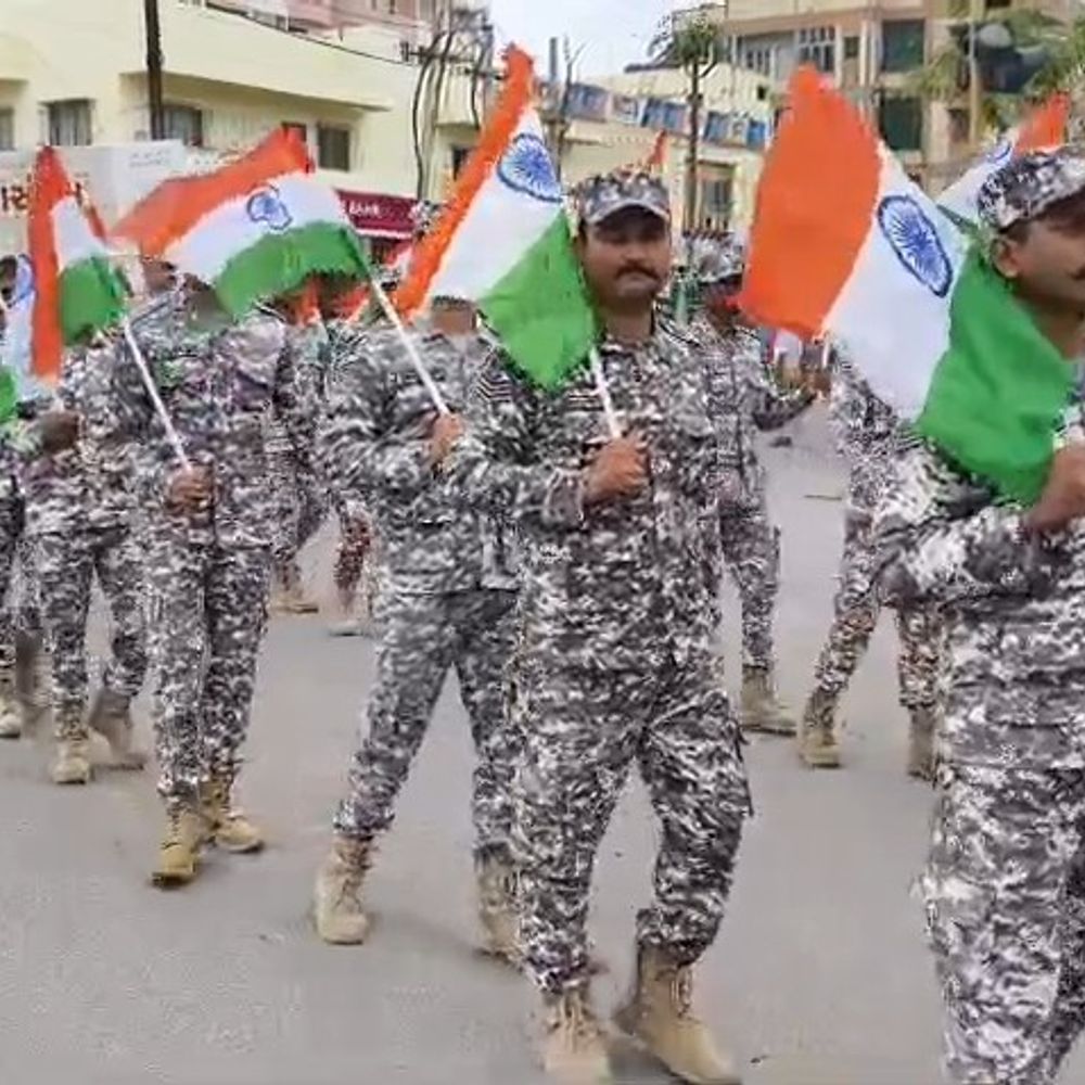 ભુજમાં તિરંગા યાત્રા યોજાઈ:શહેર દેશભક્તિના રંગે રંગાયું, વિવિધ વિભાગો જોડાયા