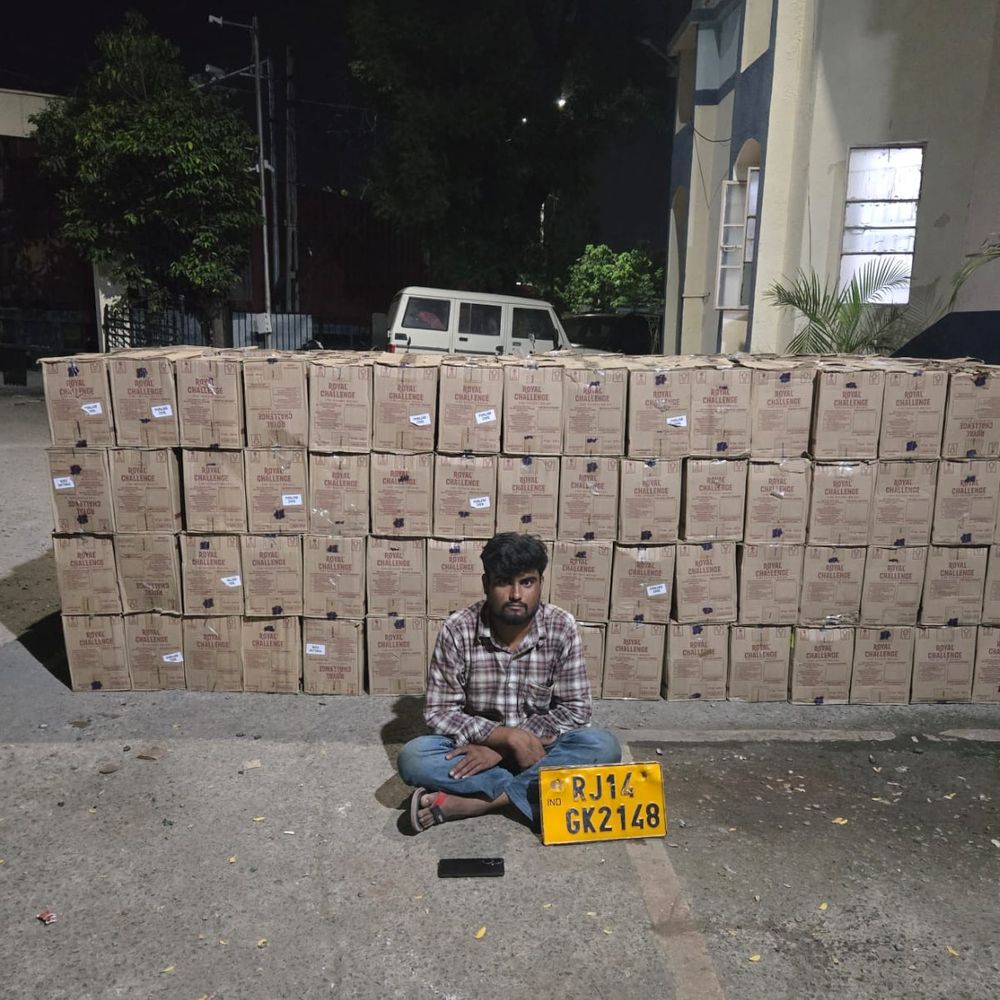 સુરેન્દ્રનગર LCBએ રૂ. 55.74 લાખનો દારૂ જપ્ત કર્યો:ટ્રક સહિત 80.84 લાખનો મુદ્દામાલ જપ્ત, બાડમેરના એક શખ્સની ધરપકડ