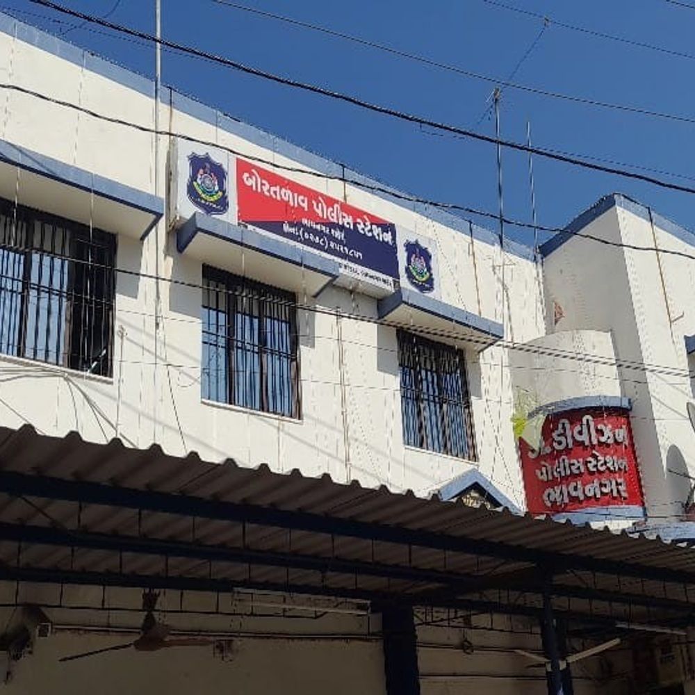 ઘરને તાળું મારી બહારગામ ગયેલા પરિવારને ત્યાં ચોરી:ફુલસર વિસ્તારમાં મિસ્ત્રી કામ કરતા વૃદ્ધના બંધ મકાનને નિશાન બનાવી અજાણ્યા ચોરો કુલ રૂ.19 હજારથી વધુની મત્તા ચોરી કરી ફરાર