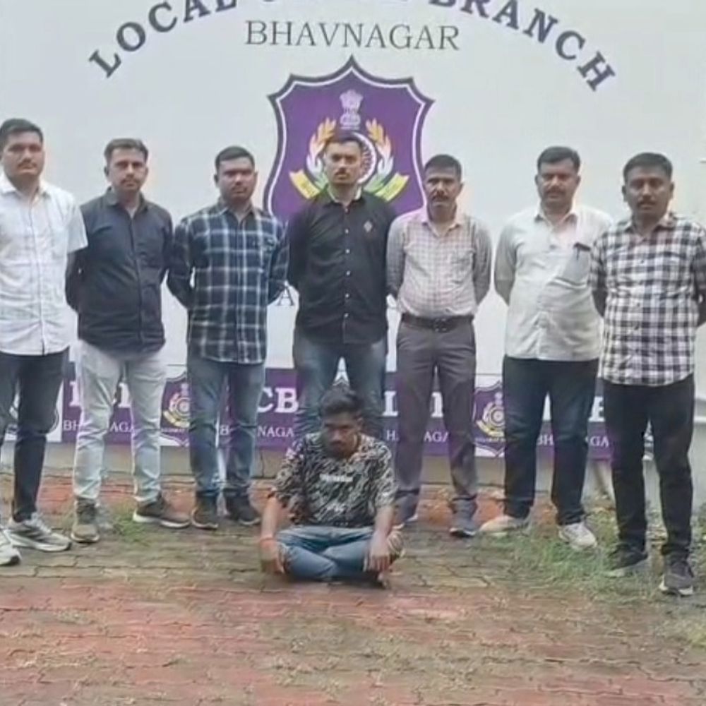 ચોરાઉ બાઈક સાથે સીદસરનો શખસ ઝડપાયો:LCB ટીમે રસાલા કેમ્પ ગુરુદ્વારા નજીકથી તળાજા જકાતનાકા પાસેથી ચોરાયેલું બાઈક ઝડપી પાડ્યું