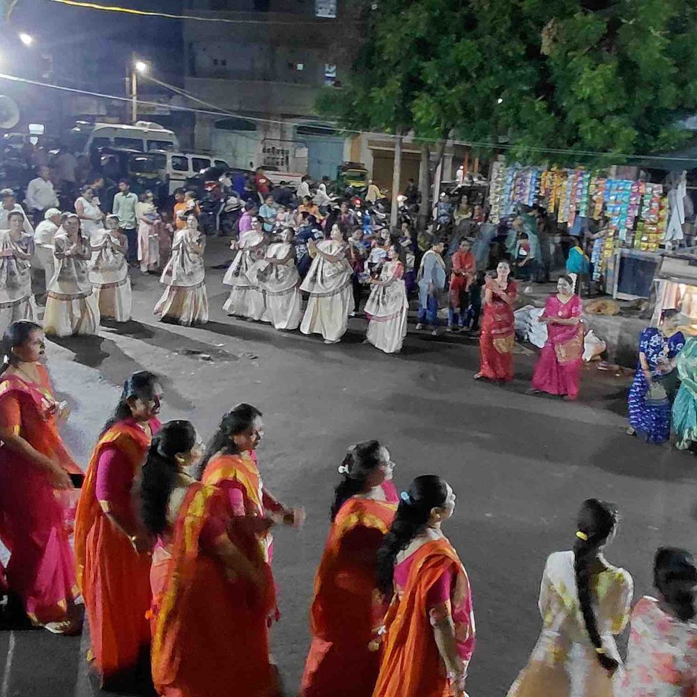જામનગરમાં મહિલાઓ દ્વારા એવરત જીવરત વ્રતની ઉજવણી:ભોઈ સમાજ દ્વારા 70 વર્ષથી રાસ-ગરબાનું આયોજન